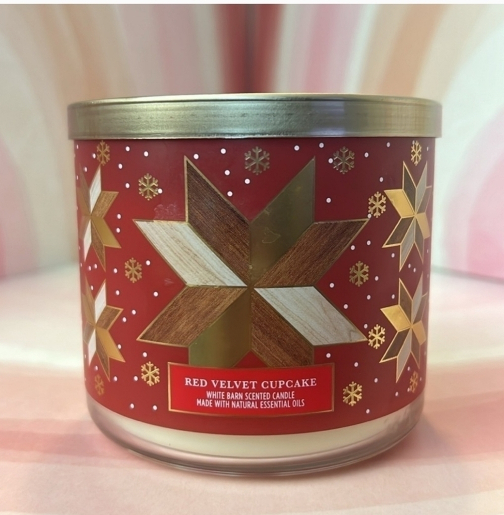 NEW Bath & Body Works 3 Wick Candle ❤️ Red Velvet  Cupcake 🧁 Holiday *